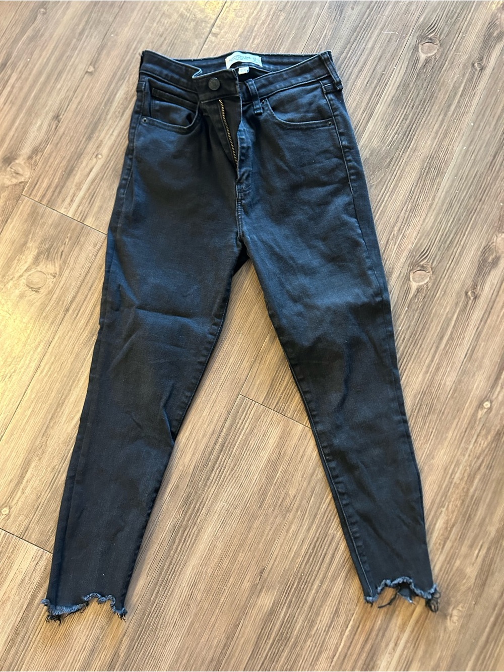 Abercrombie & Fitch High-Rise Black Skinny Jeans with Frayed Hem